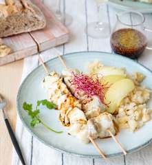 Brochette d'églefin, céleri-rave sauce façon thaïe