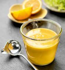 Orangen-Curry-Dressing