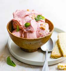 Sorbet fraise, banane et menthe