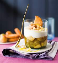 Verrine de fruits frais, fromage blanc et sablé breton