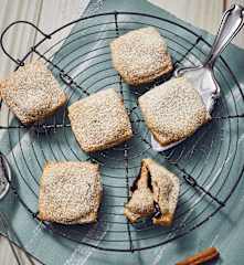 Zimtkissen mit Pflaumenfüllung