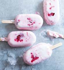 Bâtonnets glacés yaourt-framboise