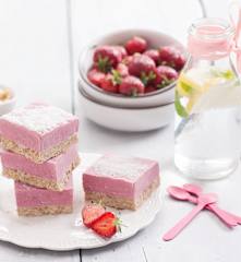 Mrożona kostka z musem truskawkowym