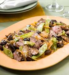 Entraña con setas shiitake y tirabeques al teriyaki