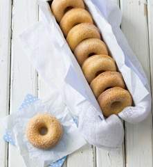 Soft cinnamon doughnuts