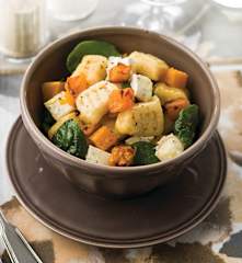 Gnocchi com abóbora e espinafres