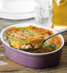 Empadão de salmão com purés de ervilhas e de cenoura