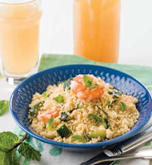 Cuscuz com curgete e camarão