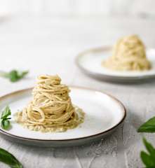 Spaghetti z kremowym sosem z bakłażana