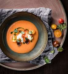 Gazpacho | Petersilie | Burrata