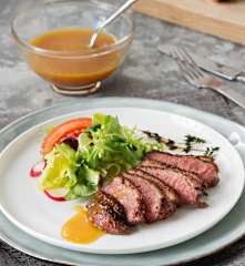 Magret de pato con salsa de soja y mirin