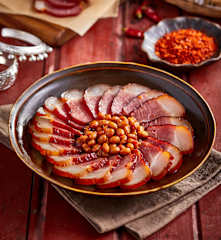 腊八豆蒸腊肉