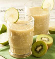 Refresco de piña y kiwi