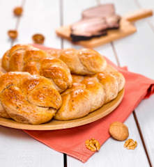 Pletence s vlašskými ořechy a slaninou