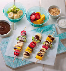 Spiedini di frutta e cioccolato