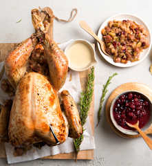 Pavo relleno con salsa de arándanos (MEATER)