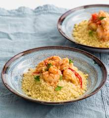 Estufado de peixe e camarão com cuscuz