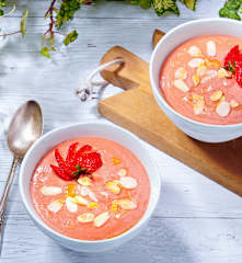 Gazpacho alle fragole e mandorle