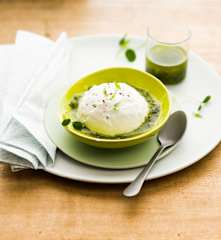 Faisselle de chèvre au pesto d'herbes sucré