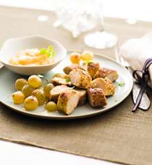 Boudin blanc pané aux noisettes et cèpes, raisins et compotée de pommes