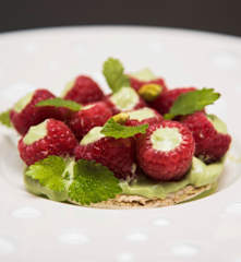 Tartelette framboise-pistache comme un macaron