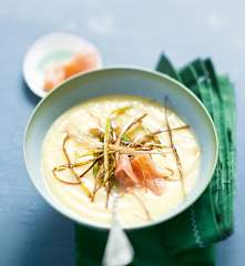 Velouté poireaux-pommes de terre au saumon fumé