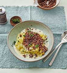 Kartoffel-Spitzkohl-Stampf mit Hack und Rahmsauce