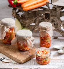 Sałatka wielowarzywna do słoików