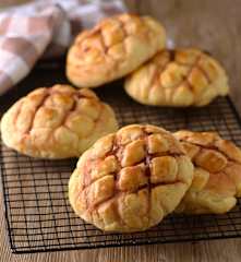 Pineapple buns