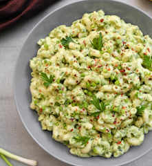 Avokadolu Makarna Salatası