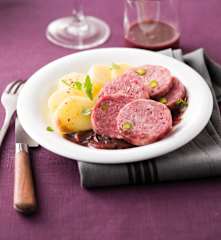 Saucisson de Lyon à la sauce beaujolaise