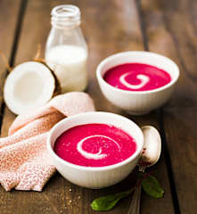 Velouté de betterave au lait de coco
