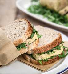 Polpettone di pollo con pistacchi