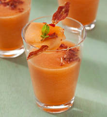 Chupito de melón cantaloupe con jamón