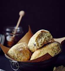 Nuss-Körner-Brötchen