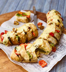 Gefüllte mediterrane Baguettes