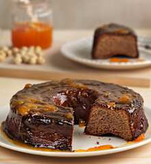 Bizcocho de avellanas y chocolate con leche