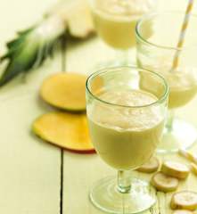 Smoothie de manga e ananás