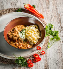 Hendl-Gulaschtopf mit Spätzle
