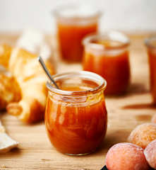 Confiture abricot-gingembre