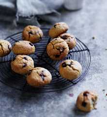 Quinoa choc-chip biscuits