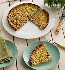 Frittata de verduras de primavera con hierbas aromáticas