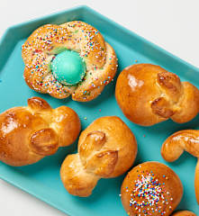 Lemony Bunny Bread Rolls