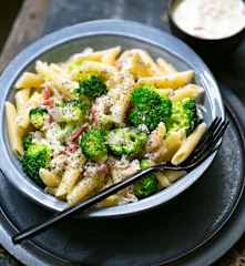 Penne à la pancetta, brocoli et citron