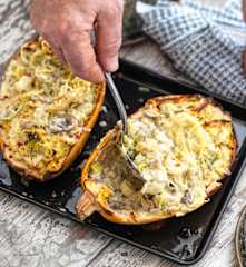 Courge spaghetti, poireau et champignons