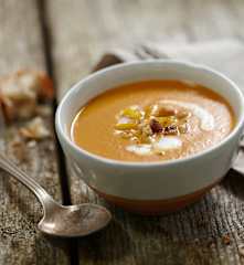 Velouté de châtaigne et poivron