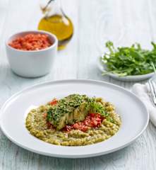 Dorsz na parze w pesto z risotto i salsą pomidorową
