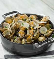 Berberechos en salsa verde