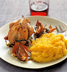 Cailles laquées au vinaigre balsamique, purée de courge