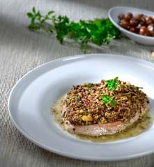 Tonno in pesto di mandorle e olive